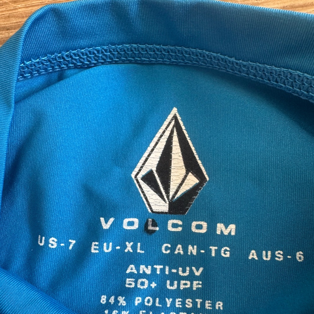 Volcom boys Performance Rash Guard - Picture 3 of 5